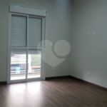 Sobrado novo com 3 suítes, 4 vagas, espaço gourmet com churrasqueira, jardim de inverno e acabamento premium. Conforto, modernidade e sofisticação.
