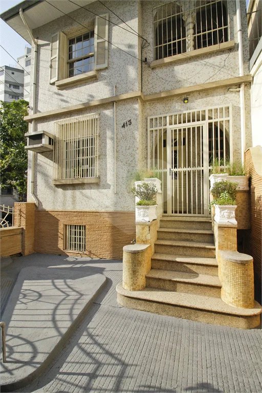 Sobrado à venda na Liberdade, 220 m², 5 dormitórios e 1 vaga, próximo Pq Aclimação, Aceita permuta