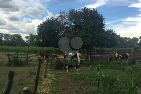 Chácara no Condomínio Itaipu