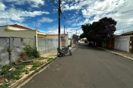 Terreno à venda em Jardim São João Batista, São Carlos - SP