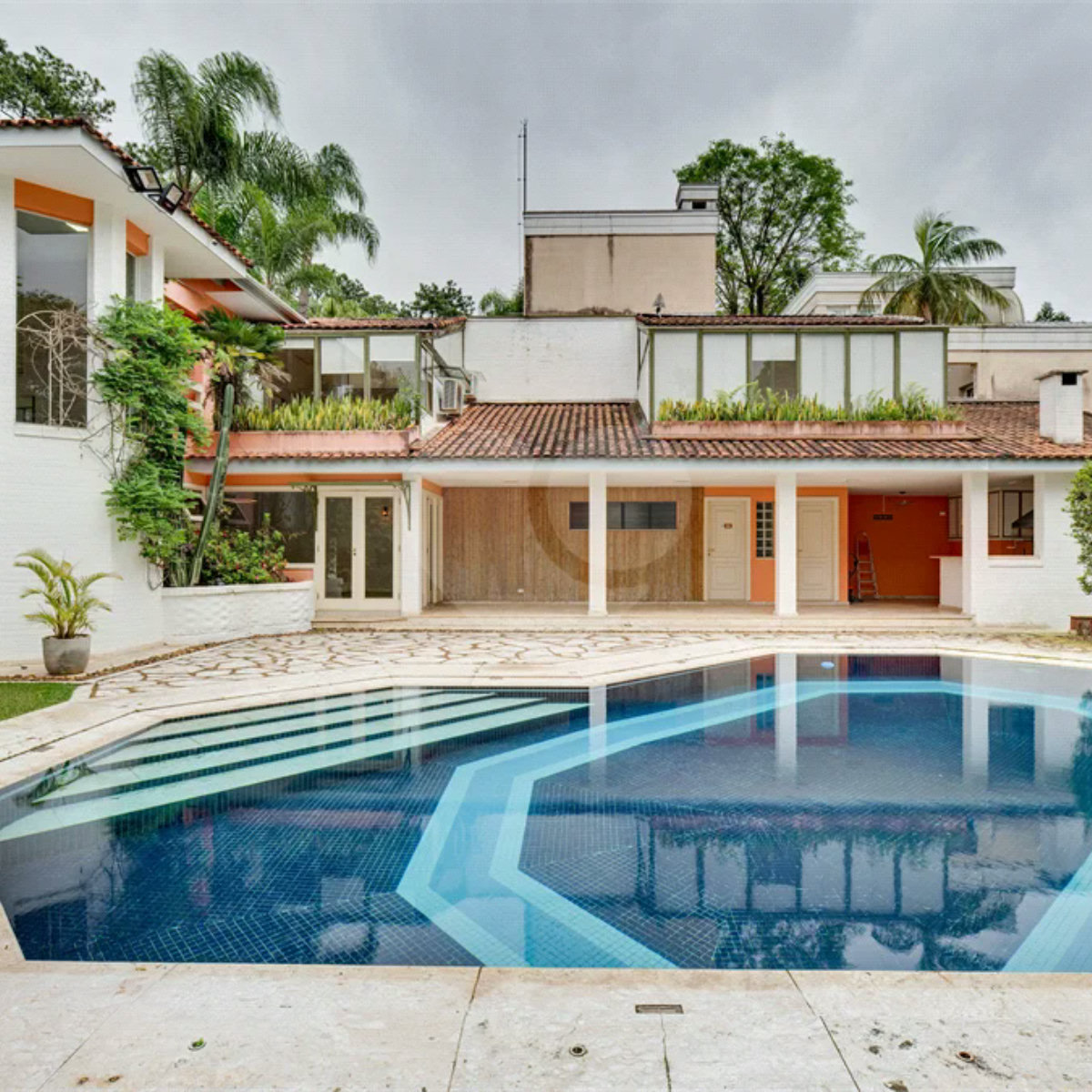 Casa 4 suítes 6 vagas 950m² de terreno a venda no Alto da Boa Vista - São Paulo