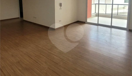 Apartamento à venda com 3 quartos, sendo 1 suíte,  em Jardim Elvira Dias, Poços de Caldas, MG