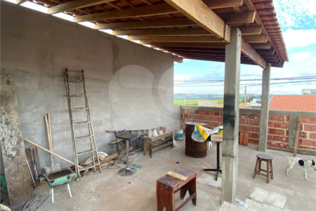 Casa Térrea com 2 dormitórios, sendo 1 suíte.