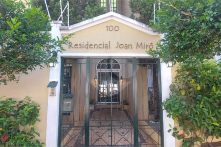 Apartamento no Condomínio Joan Miro .