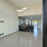 Casa térrea 3 dormitórios (3 suítes), espaço gourmet, piscina, 2 vagas garagem, condomínio fechado com ampla área lazer