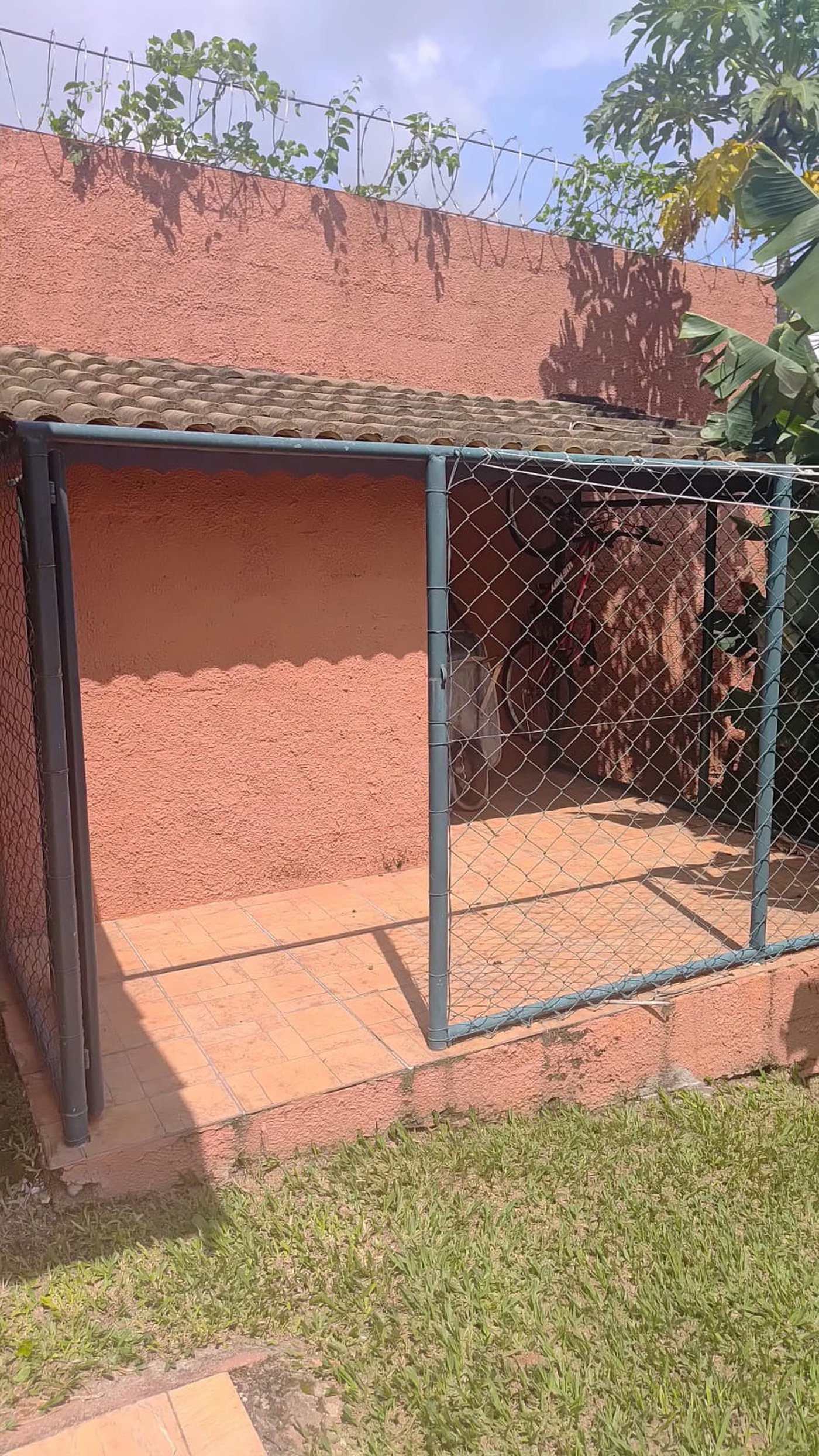 Casa à venda com 3 quartos, sendo 2 suítes, no condomínio Cafezal VI, Itupeva - SP