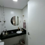 Casa à venda com 3 quartos, sendo 1 suíte, no condomínio Vila Arnoni, São Paulo - SP