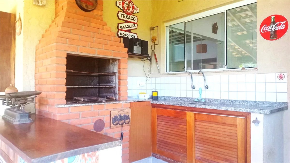 Casa à venda com 3 suítes no condomínio Vale da Santa Fé, Vinhedo - SP