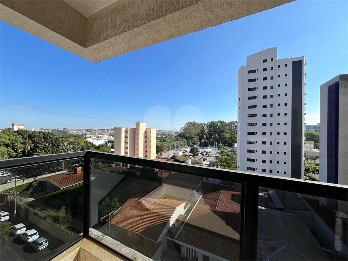 Apartamento mobiliado com 2 dormitórios sendo 1 suíte