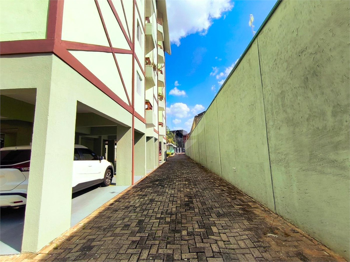 Apartamento à Venda e Locação com 3 Dormitórios - Atibaia Jardim - Atibaia/SP