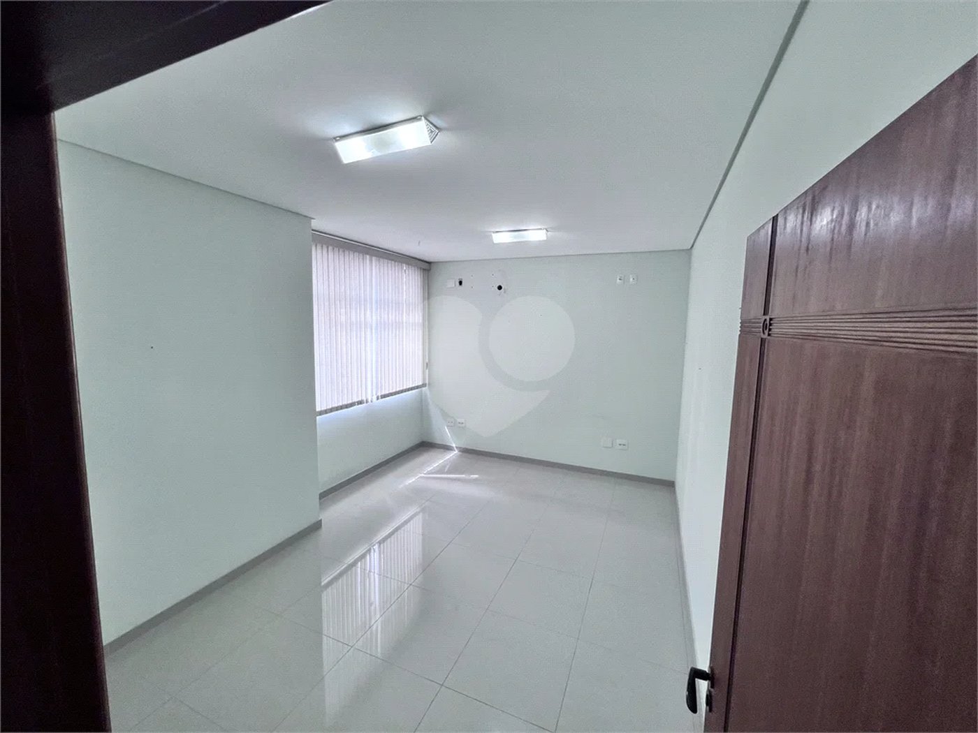 Prédio Comercial de Alto Padrão - 253m², 5 Salas, 5 banheiros , 3 Vagas , à venda na Moóca
