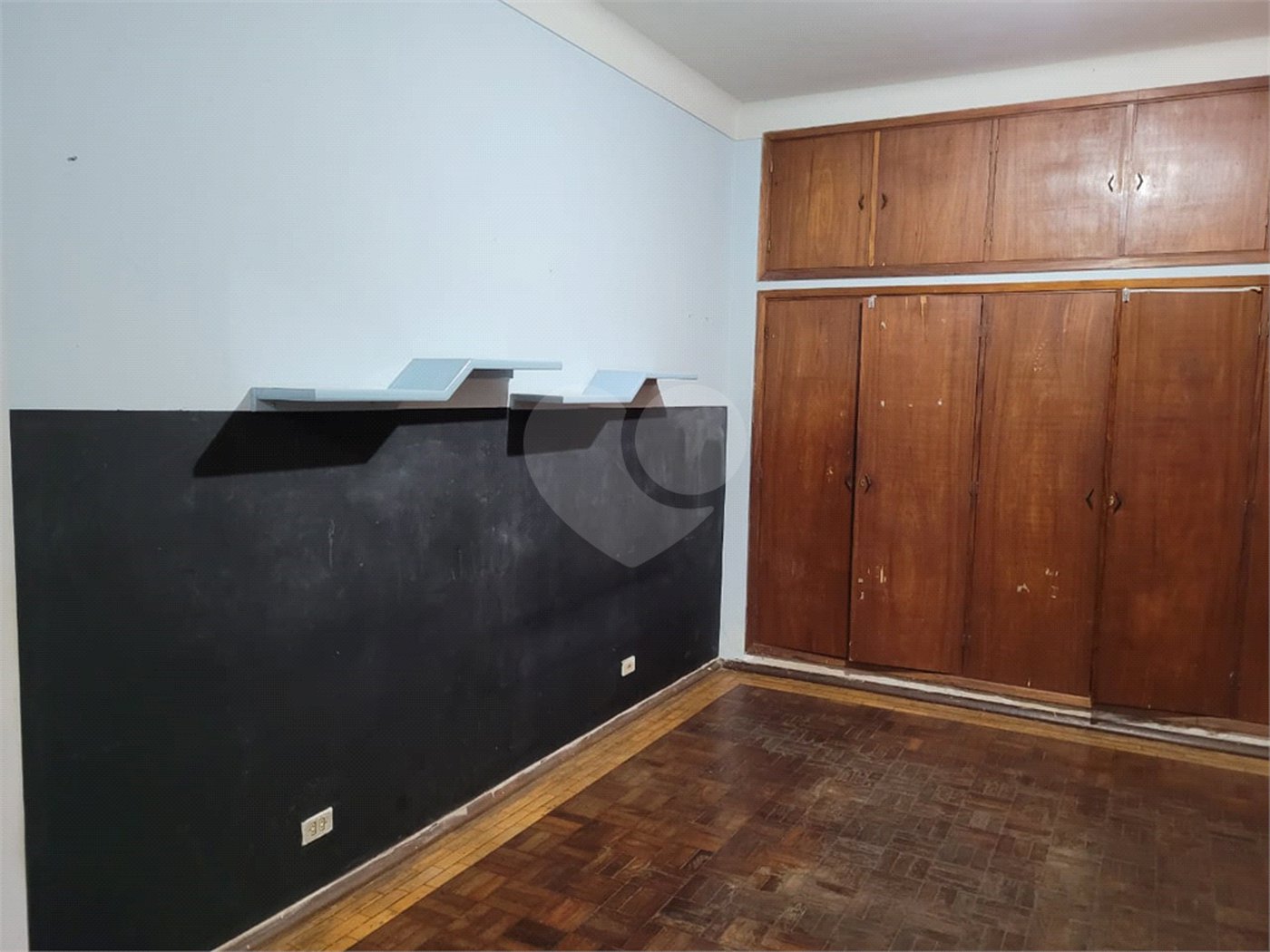 Casa Térrea com 3 dormitórios.