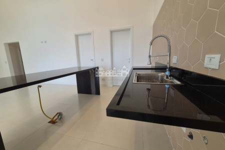 Casa térrea moderna com piscina privativa à venda no Jardim dos Pinheiros, em Atibaia