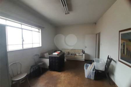 Prédio Comercial na Av. São Carlos - Excelente Oportunidade no Centro da Cidade