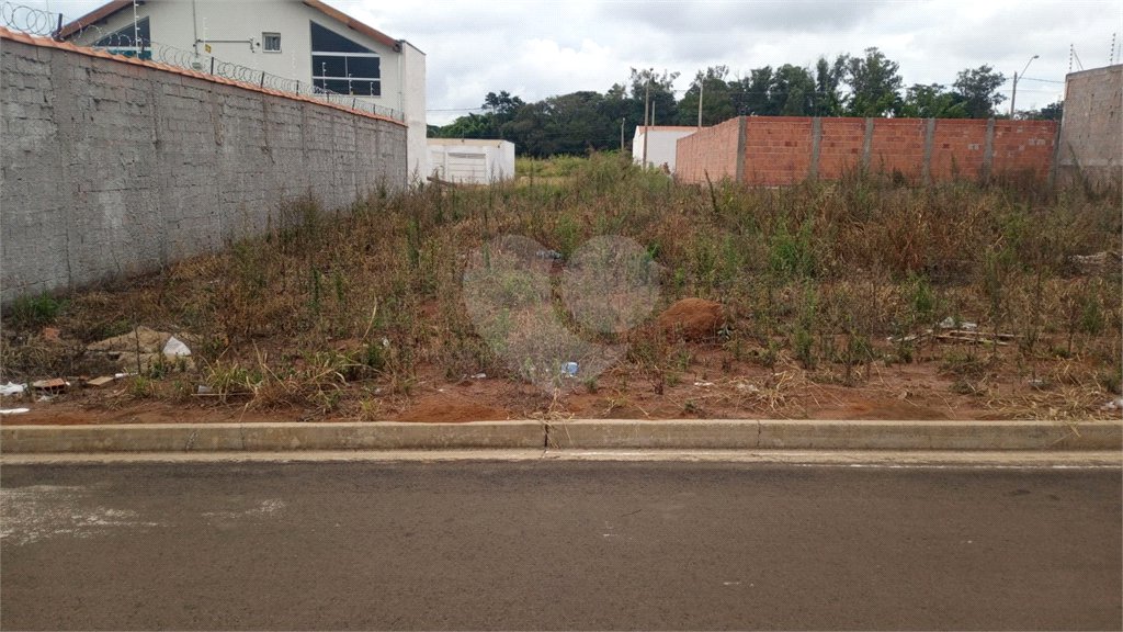 Lote no Jardim do Bosque, aceita financiamento ou aquisição de terreno e construção .
