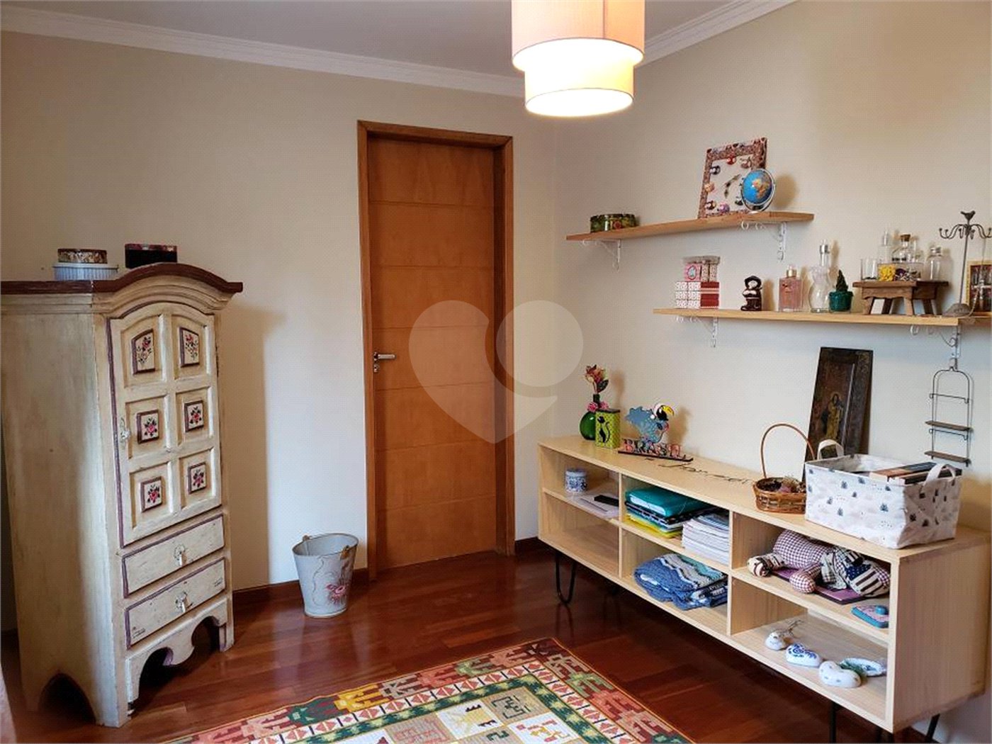 CASA COM 250m² 5 QUARTOS SENDO 3 SUITES COM 3 VAGAS