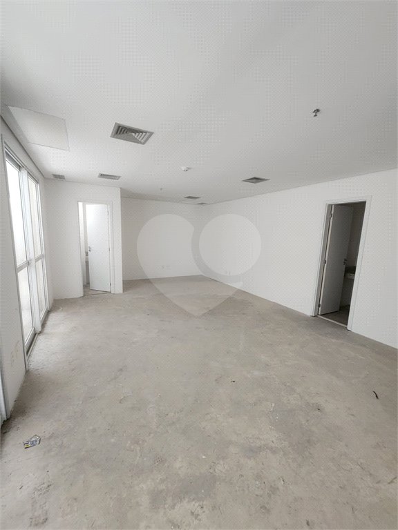 Sala comercial a venda em frente ao Allianz Parque