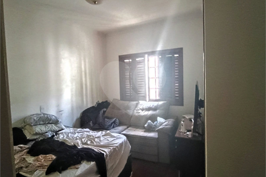 SOBRADO DE 426,0 M² COM 04 SUITES, SALÃO DE FESTAS, 06 VAGAS,06 BANHEIROS E PISCINA PARA LOCAÇÃO OU VENDA NO BARRO BRANCO