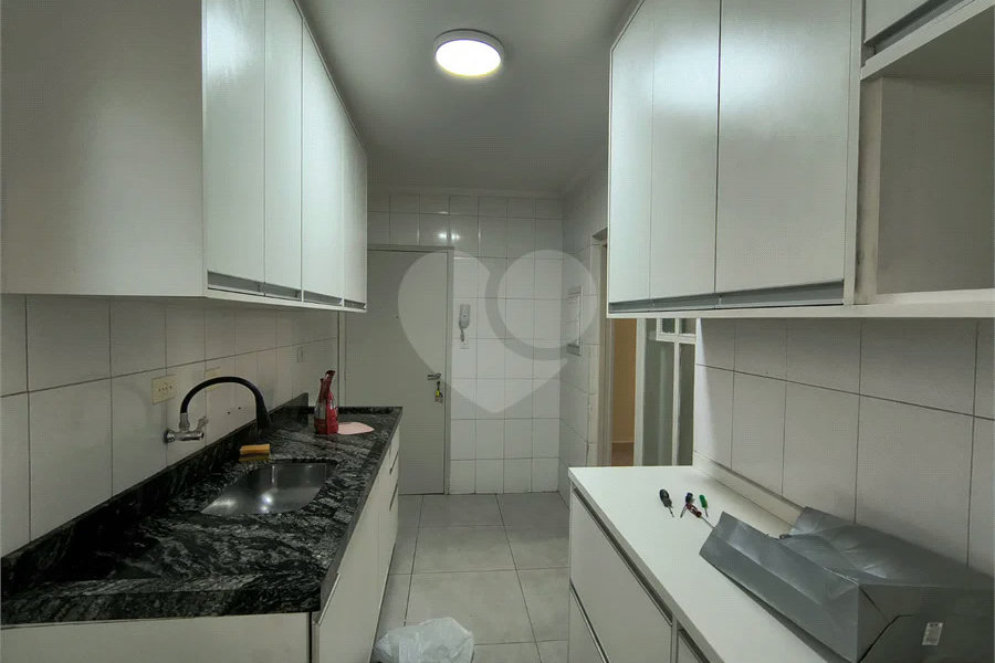 Apartamento com 2 Dormitórios , amplo com 77 metros e com vaga de garagem fixa