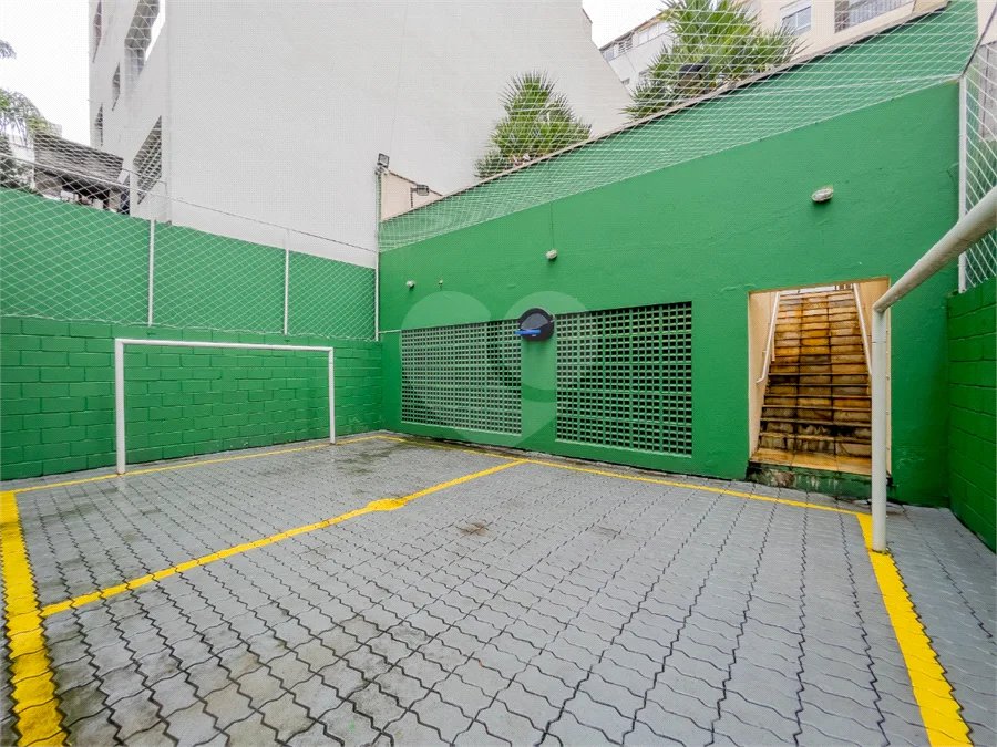 **Apartamento reformado em Higienópolis | 75 m² | 2 dormitórios | 2 banheiros | 1 vaga**