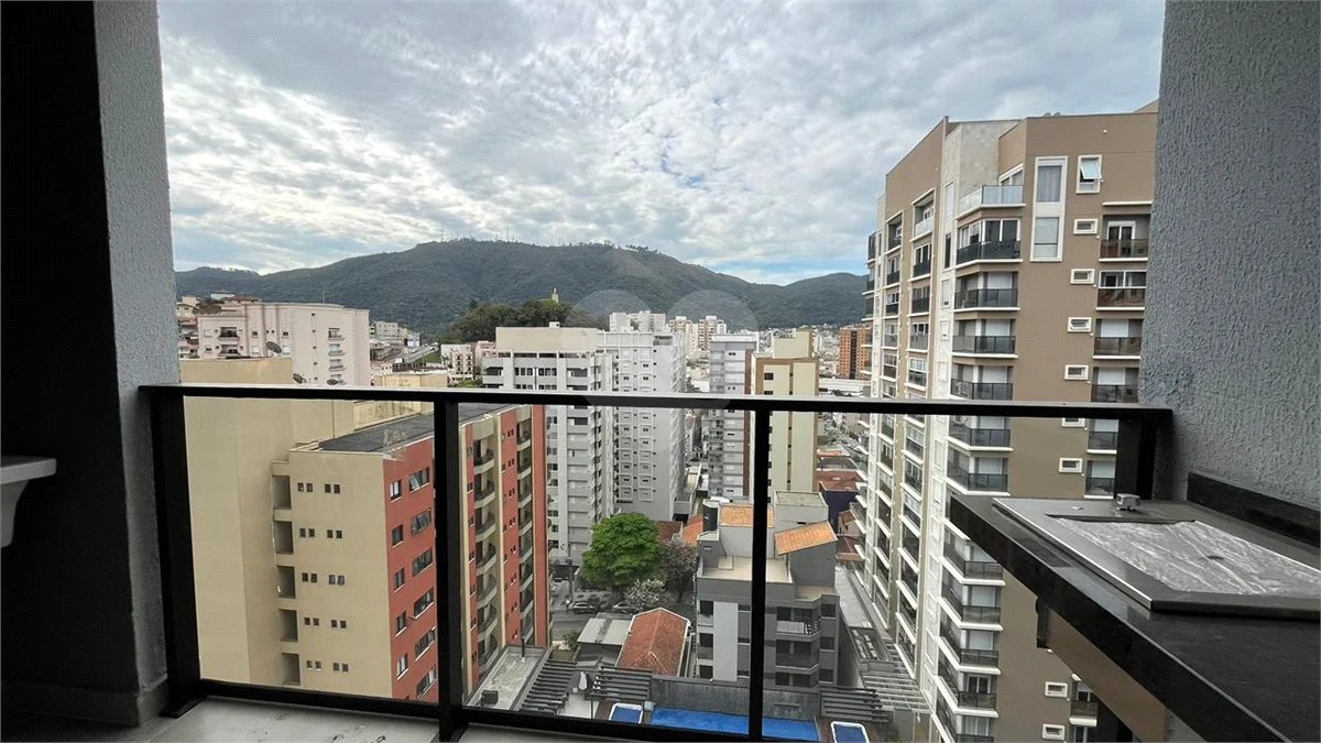 Apartamento à venda com 2 quartos, sendo 1 suíte, no Centro, Poços de Caldas - MG