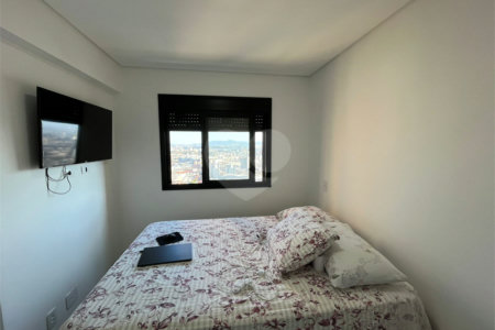 Apartamento no Brás repleto de lazer com 50 m² com 2 dormitórios e 1 vaga, Estuda Permuta