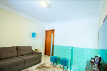Casa com 172m² , 3 dormitórios , sendo 1 suíte , 2 vagas , à venda no Jardim Alvorada em Santo André.