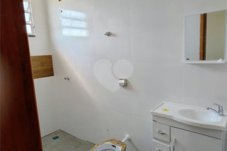 Casa nova 2 quartos 1 suíte Jardim Hikari.
