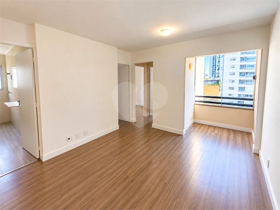 Apartamento de 44 m² com 2 dormitórios, varanda integrada e 1 vaga na Vila Guarani