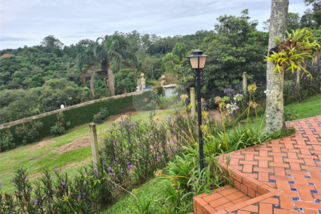 Excelente Chácara à Venda em Itapecerica da Serra/SP