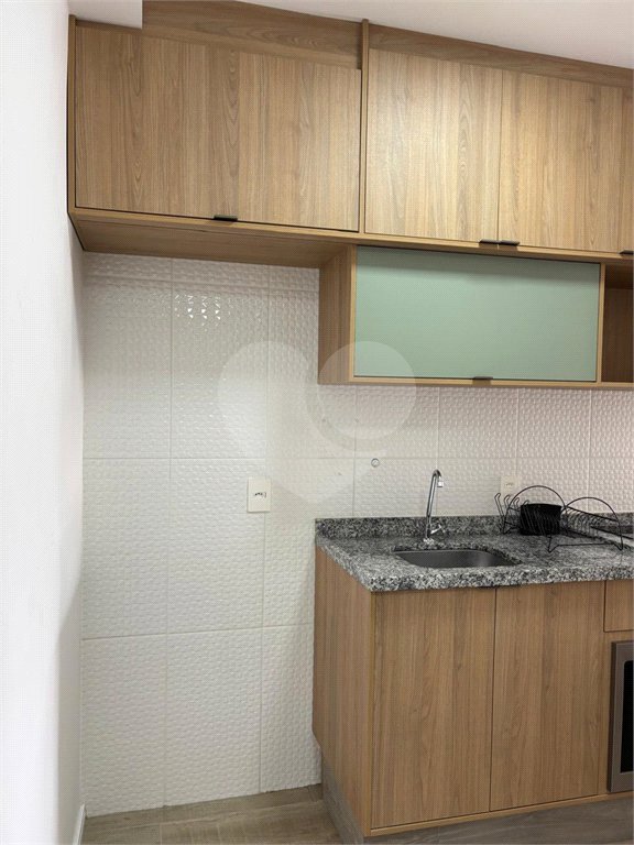 Apartamento com 33m2 - cozinha - 1 quarto - home office - varanda - em Higienópolis.
