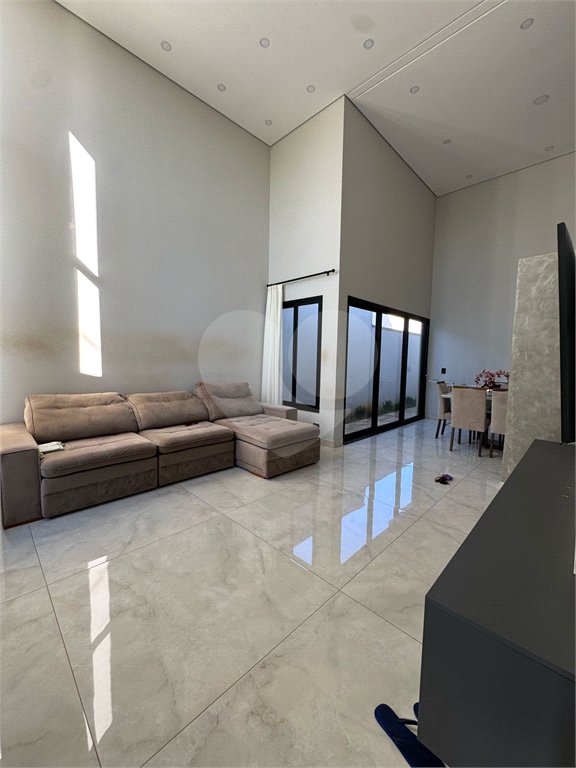 Casa à Venda no Bairro Santa Júlia – Ampla, Moderna e Bem Localizada