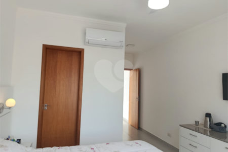 Sobrado novo, com 250m², 3 quartos, sendo 1 suíte, 2 garagens, à venda na Vila Prudente