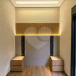 Indaiatuba - Condominio Sapezal - R$ 2.400.000,00 - Área Total 360,00 m² - Área Construída 213,32 m² - TÉRREA - 03 suítes sendo a master com closet; - Escritório; Lavabo; Cozinha com cooktop e planejados; Gourmet com churrasqueira; Ambientes preparados para ar condicionado; Piscina com cascata,