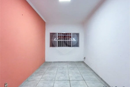 Casa com 150m², 5 dormitórios, sendo 1 suíte, 2 vagas de garagem, à venda na Vila Matilde.