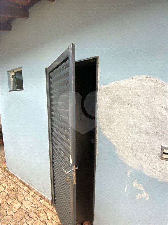 Casa Térrea com 2 dormitórios, sendo 1 suíte.