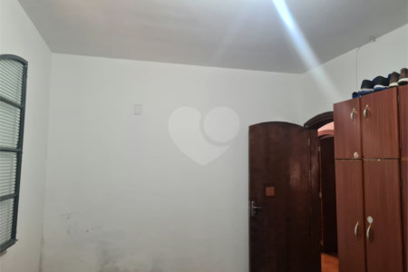 Casa térrea para venda.