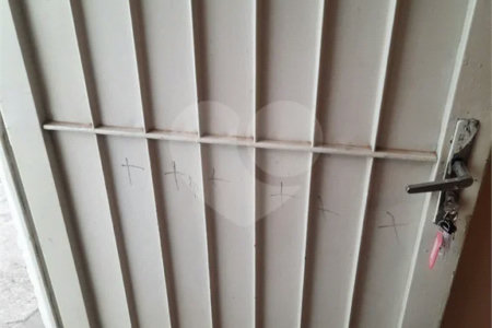 Jardim Morada do Sol- casa de vila- frente- sem vaga de garagem,(garagem pra moto,) - 1 dormitório, wc, cozinha, lavanderia - R$ 1000,00- com iptu- aceita 03 caução, fiador, 08 titulo de capitalização, obs - água e energia compartilhada, Ótima localização, próxima ao distrito i
