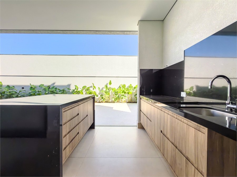 CASA Á VENDA JARDIM RESIDENCIAL DONA MARIA CANDIDA 3 SUÍTES 4 VAGAS DE GARAGEM