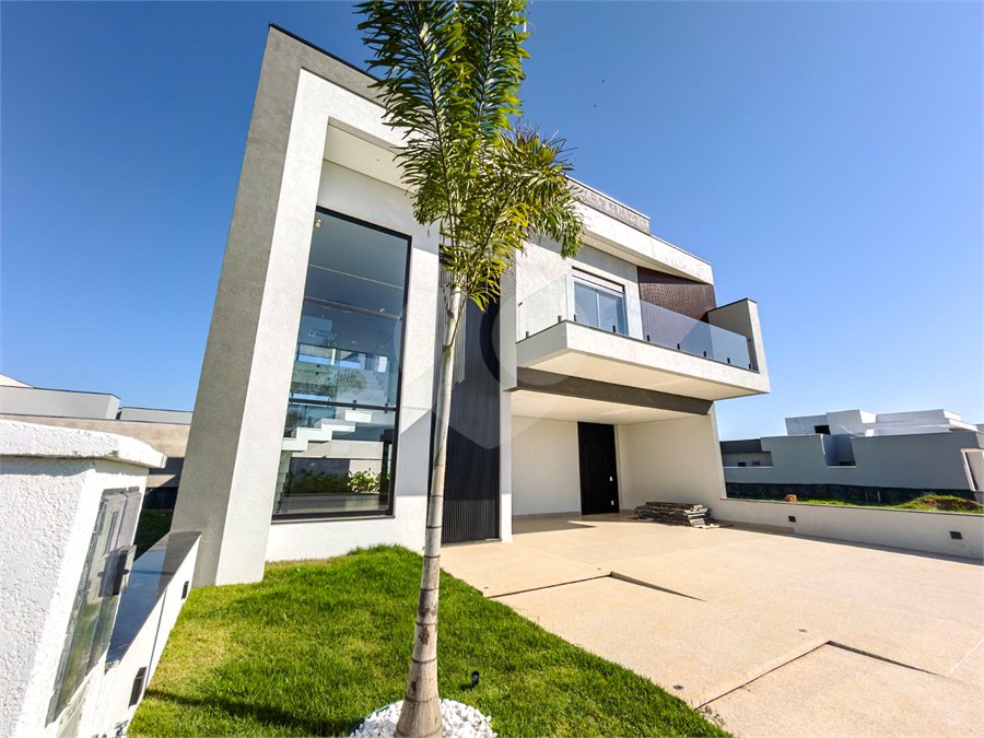 CASA Á VENDA JARDIM RESIDENCIAL DONA MARIA CANDIDA 3 SUÍTES 4 VAGAS DE GARAGEM