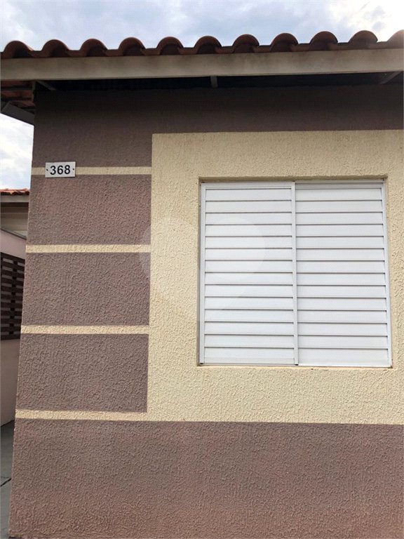 Casa térrea no Condomínio Moradas II .
