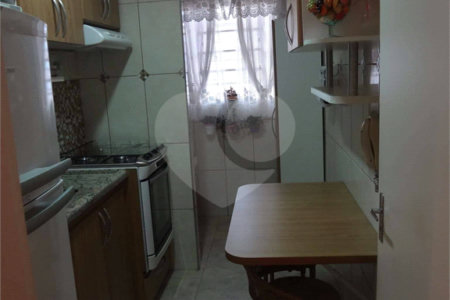 Apartamento no Condomínio Residencial Ipê I .