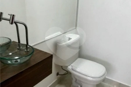 Apartamento com 138m², 3 dormitórios, sendo 3 suítes, 2 vagas de garagem, à venda na Vila Valparaiso em Santo André.