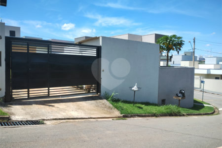 Casa a venda no Residencial Capivari, em Louveira SP.