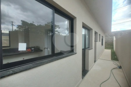 Casa exclusiva em Atibaia de alto padrão com 3 suítes, piscina, espaço gourmet, condomínio fechado, aceita financiamento