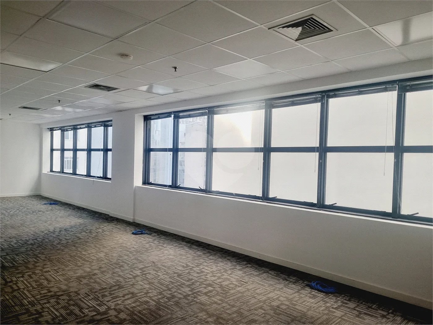 Conjunto comercial à Venda ou Locação na República com 376,56 m² de área útil 10 vagas