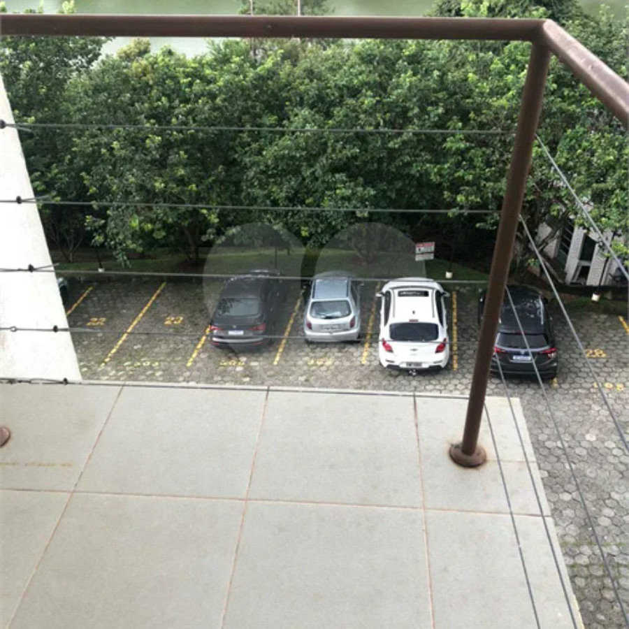 Apartamento em Bragança Paulista com 1 suíte, cozinha americana, varanda, 1 vaga garagem, área lazer com piscina e salão de festas