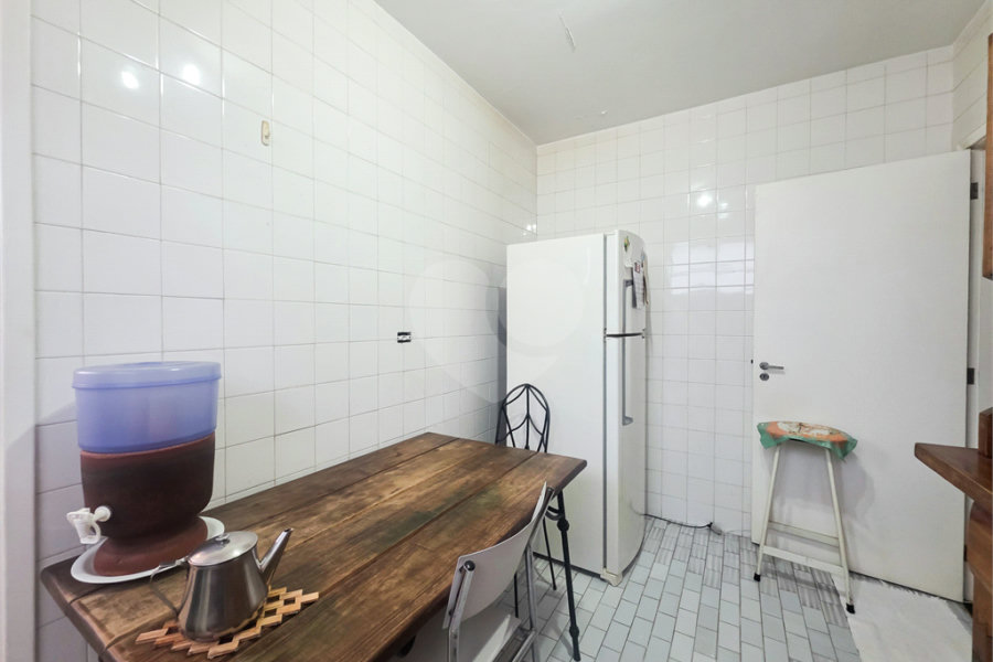 Apartamento - Sumaré - 2 Quartos / Dormitórios - 1 Vaga - Venda / Compra