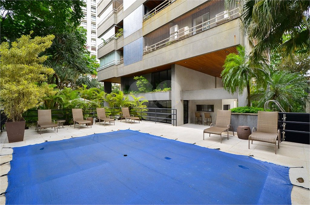 Imóvel de 226m² exclusivo com sala ampla 4 quartos, 2 suítes, 4 vagas Higienópolis