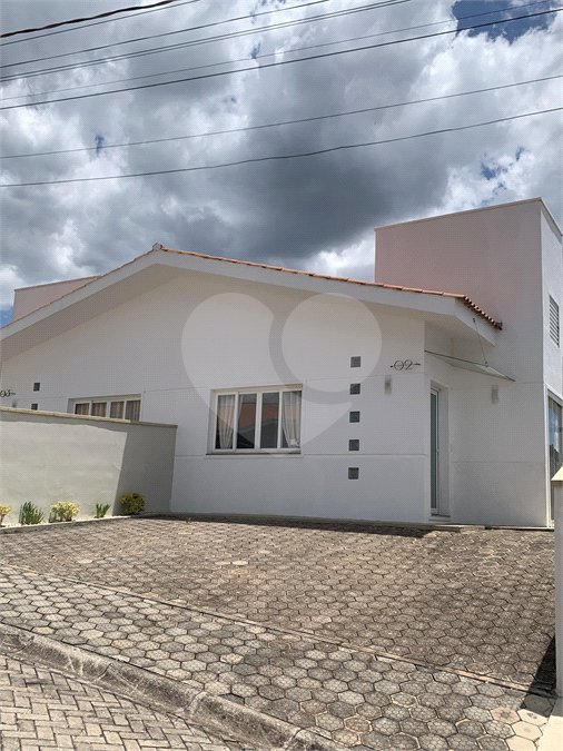 Casa 3 dormitórios - Condomínio MARF III - Bom Jesus dos Perdões